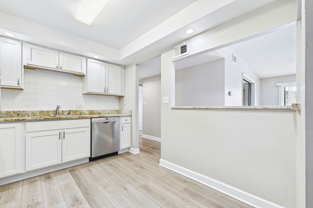 13000 W Heiden Circle 3105, Lake Bluff, IL 60044