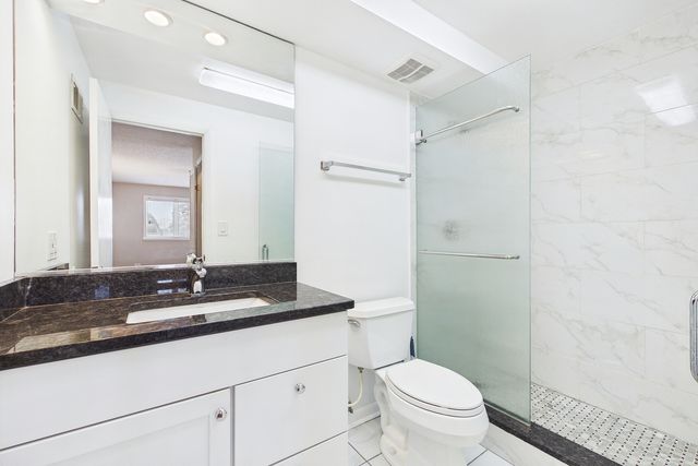 13000 W Heiden Circle 3105, Lake Bluff, IL 60044