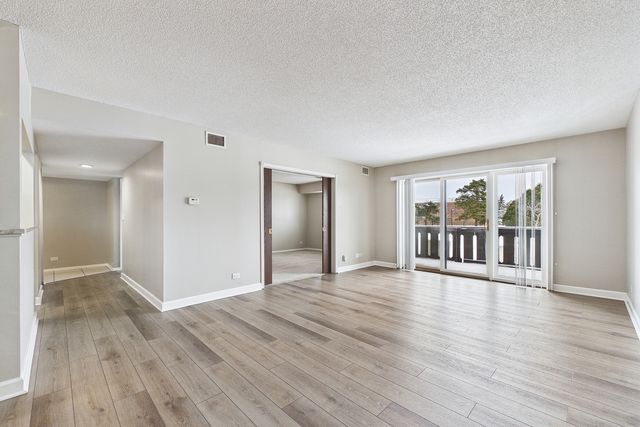 13000 W Heiden Circle 3105, Lake Bluff, IL 60044