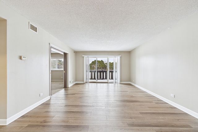 13000 W Heiden Circle 3105, Lake Bluff, IL 60044