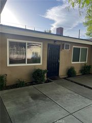 3495 E 21st B, Highland, CA 92346