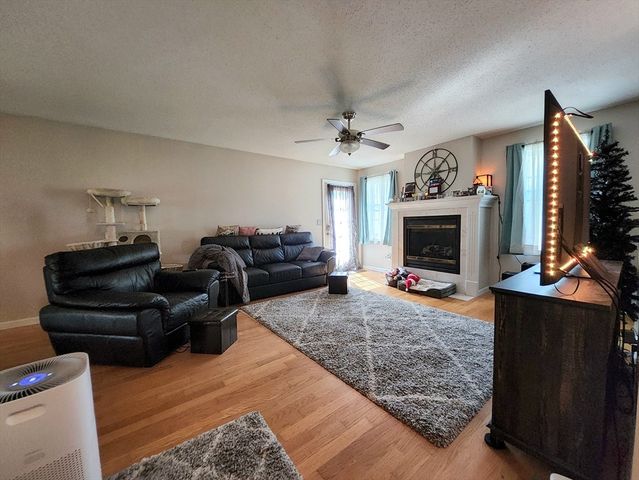 3096 Main St 3096, Palmer, MA 01069