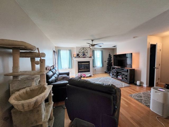 3096 Main St 3096, Palmer, MA 01069