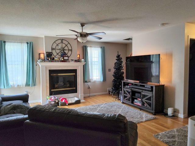 3096 Main St 3096, Palmer, MA 01069