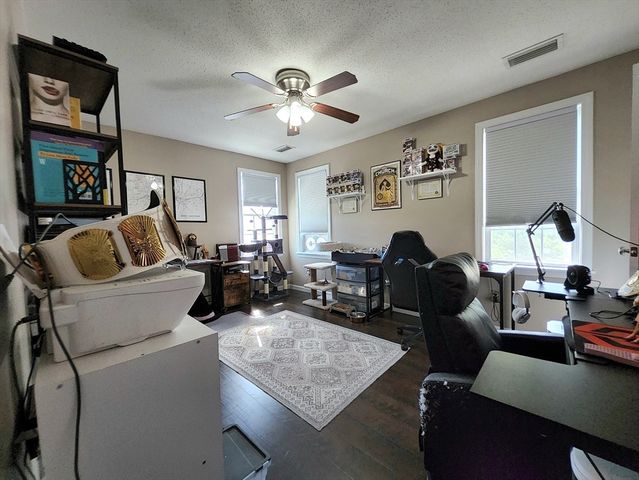 3096 Main St 3096, Palmer, MA 01069