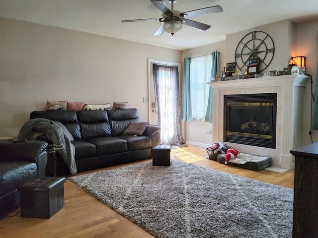 3096 Main St 3096, Palmer, MA 01069