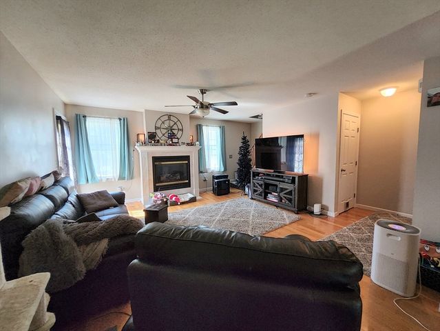 3096 Main St 3096, Palmer, MA 01069