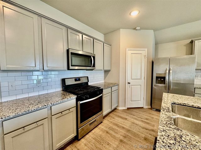 28180 E 115th Street S, Coweta, OK 74429