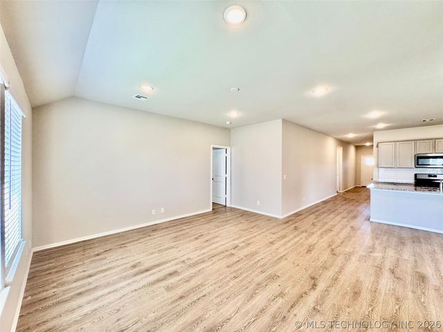 28180 E 115th Street S, Coweta, OK 74429