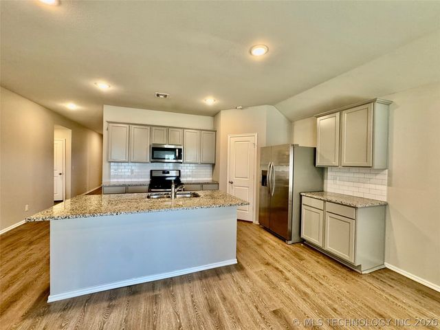 28180 E 115th Street S, Coweta, OK 74429