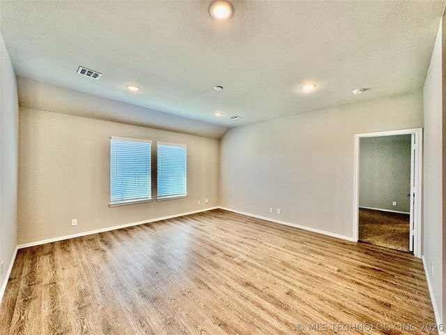 28180 E 115th Street S, Coweta, OK 74429