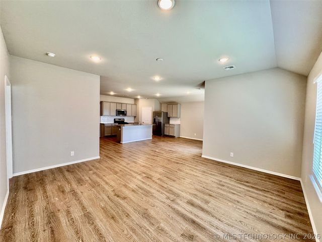 28180 E 115th Street S, Coweta, OK 74429
