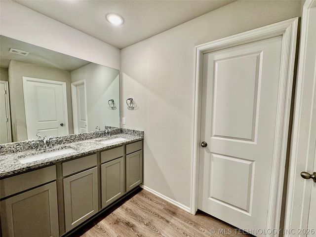 28180 E 115th Street S, Coweta, OK 74429