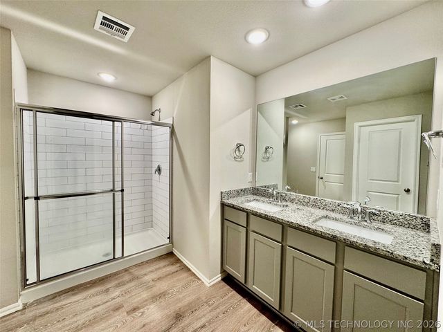 28180 E 115th Street S, Coweta, OK 74429