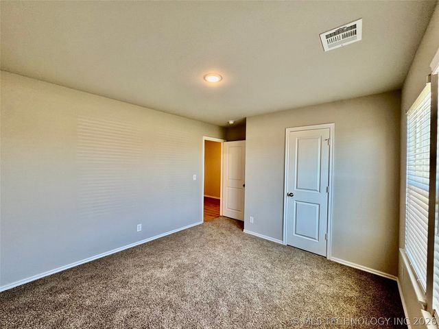 28180 E 115th Street S, Coweta, OK 74429