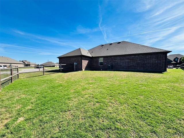 28180 E 115th Street S, Coweta, OK 74429