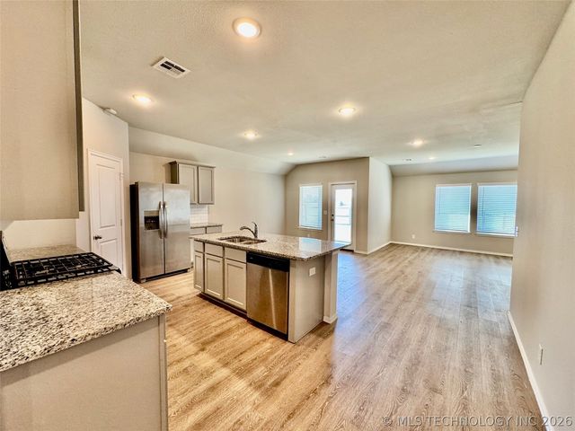 28180 E 115th Street S, Coweta, OK 74429
