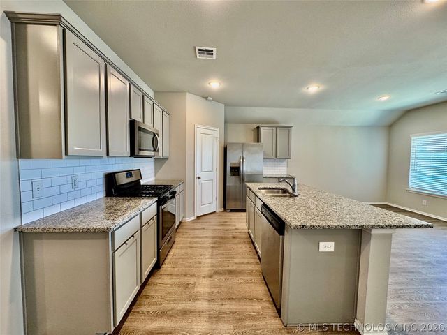 28180 E 115th Street S, Coweta, OK 74429