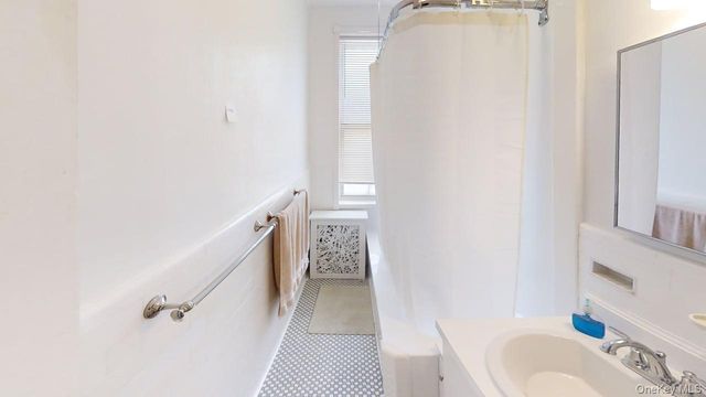 445 Gramatan Avenue FC2, Fleetwood, NY 10552