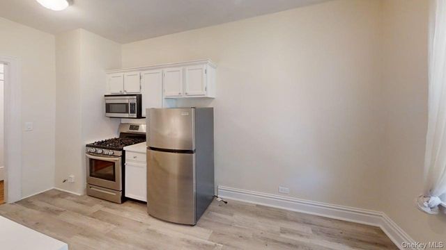 445 Gramatan Avenue FC2, Fleetwood, NY 10552