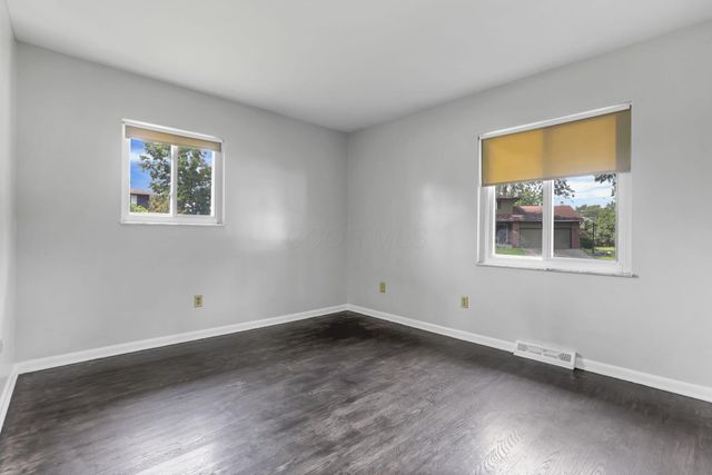 1695 Rocky Pine Loop N, Columbus, OH 43229