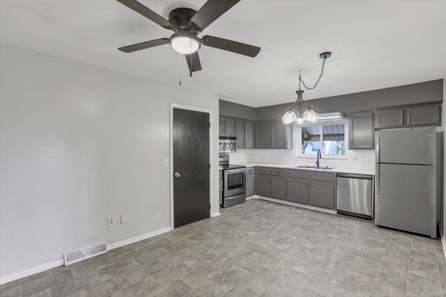 1695 Rocky Pine Loop N, Columbus, OH 43229