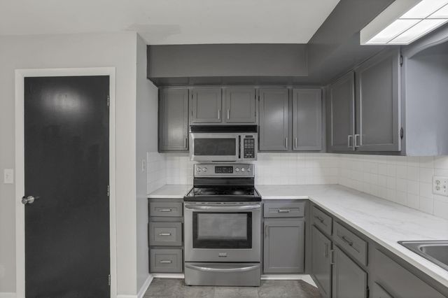 1695 Rocky Pine Loop N, Columbus, OH 43229