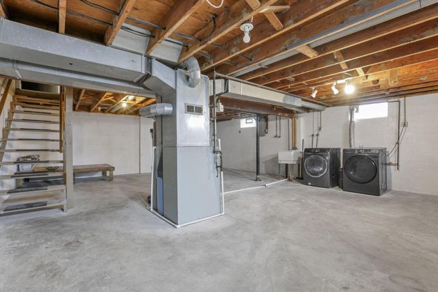 1695 Rocky Pine Loop N, Columbus, OH 43229