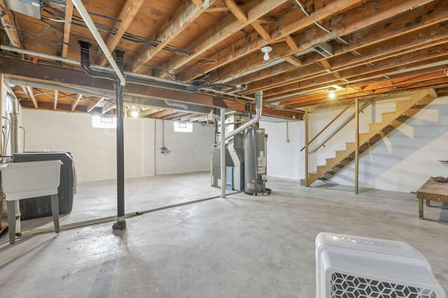 1695 Rocky Pine Loop N, Columbus, OH 43229