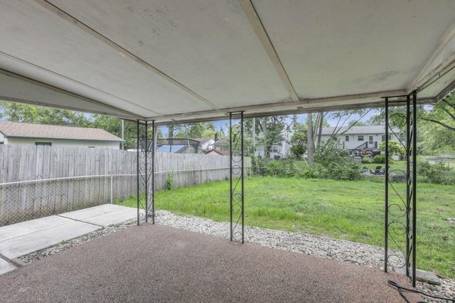 1695 Rocky Pine Loop N, Columbus, OH 43229