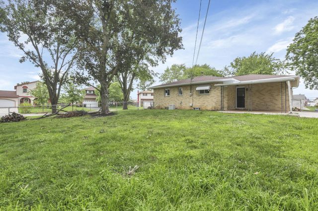 1695 Rocky Pine Loop N, Columbus, OH 43229