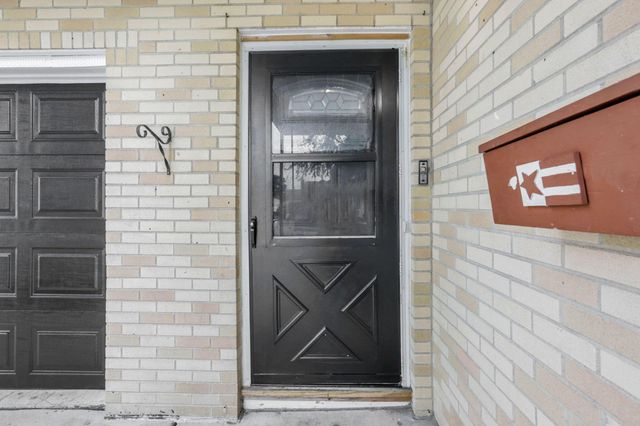 1695 Rocky Pine Loop N, Columbus, OH 43229