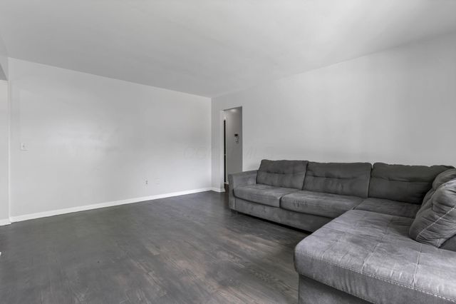 1695 Rocky Pine Loop N, Columbus, OH 43229