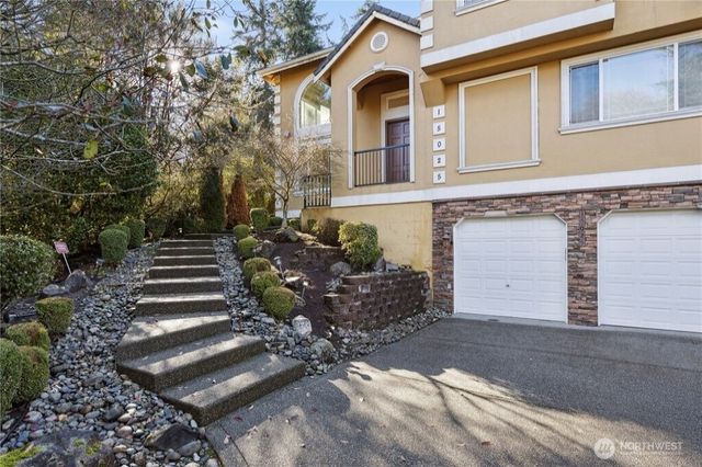 15025 SE 43rd St, Bellevue, WA 98006