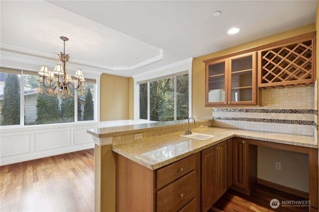 15025 SE 43rd St, Bellevue, WA 98006