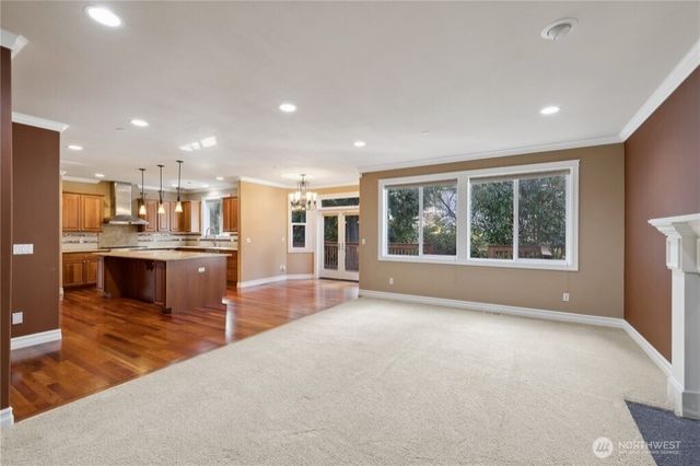15025 SE 43rd St, Bellevue, WA 98006