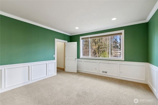 15025 SE 43rd St, Bellevue, WA 98006