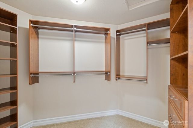 15025 SE 43rd St, Bellevue, WA 98006