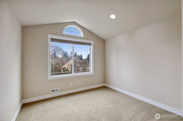 15025 SE 43rd St, Bellevue, WA 98006