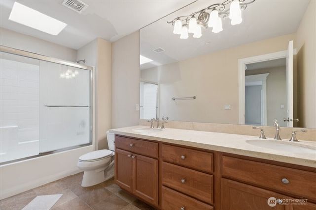 15025 SE 43rd St, Bellevue, WA 98006