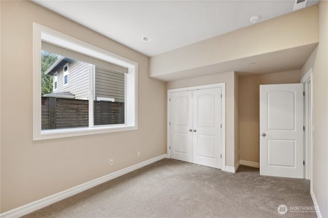 15025 SE 43rd St, Bellevue, WA 98006
