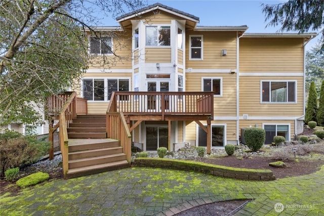 15025 SE 43rd St, Bellevue, WA 98006