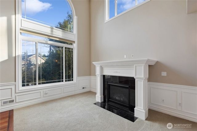 15025 SE 43rd St, Bellevue, WA 98006