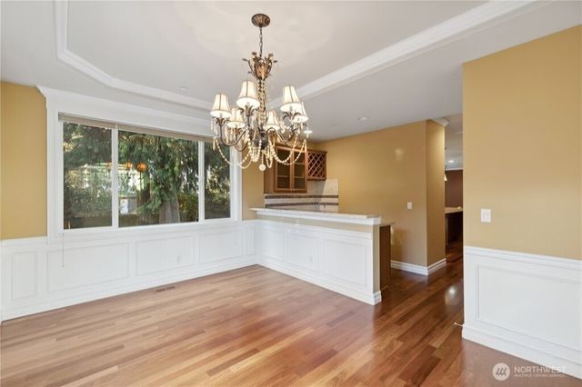15025 SE 43rd St, Bellevue, WA 98006