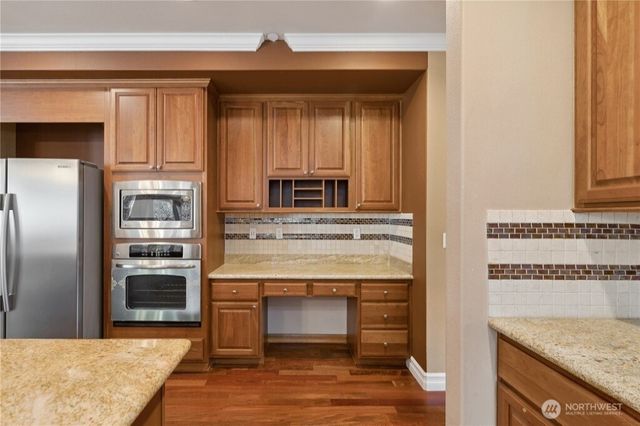 15025 SE 43rd St, Bellevue, WA 98006