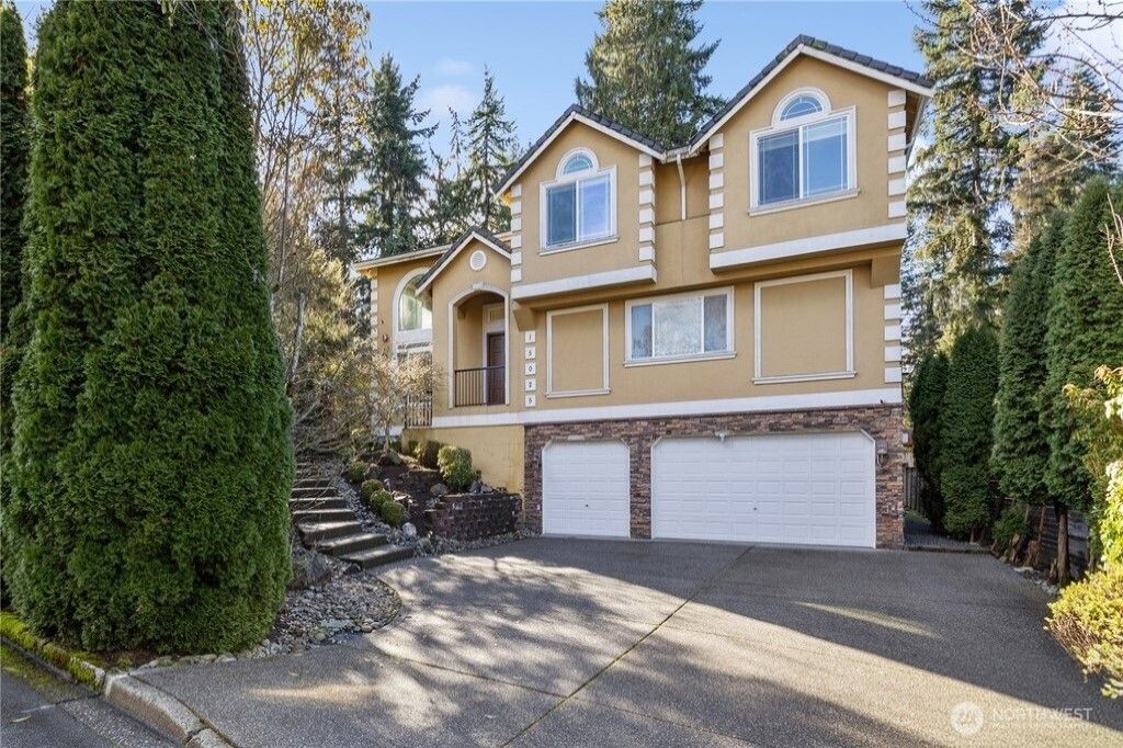 15025 SE 43rd St, Bellevue, WA 98006