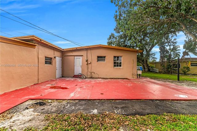4220 SW 36th Street ., West Park, FL 33023