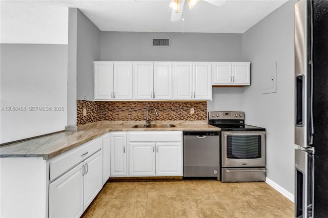 4220 SW 36th Street ., West Park, FL 33023