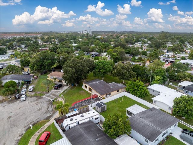 4220 SW 36th Street ., West Park, FL 33023