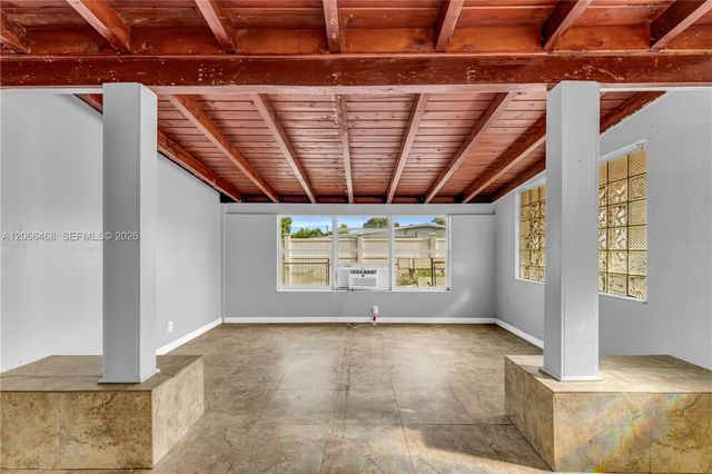 4220 SW 36th Street ., West Park, FL 33023